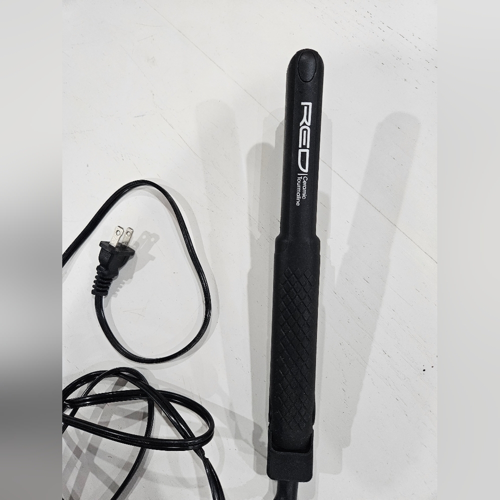 Red Brand, Ceramic Tourmaline flat iron. EUC
